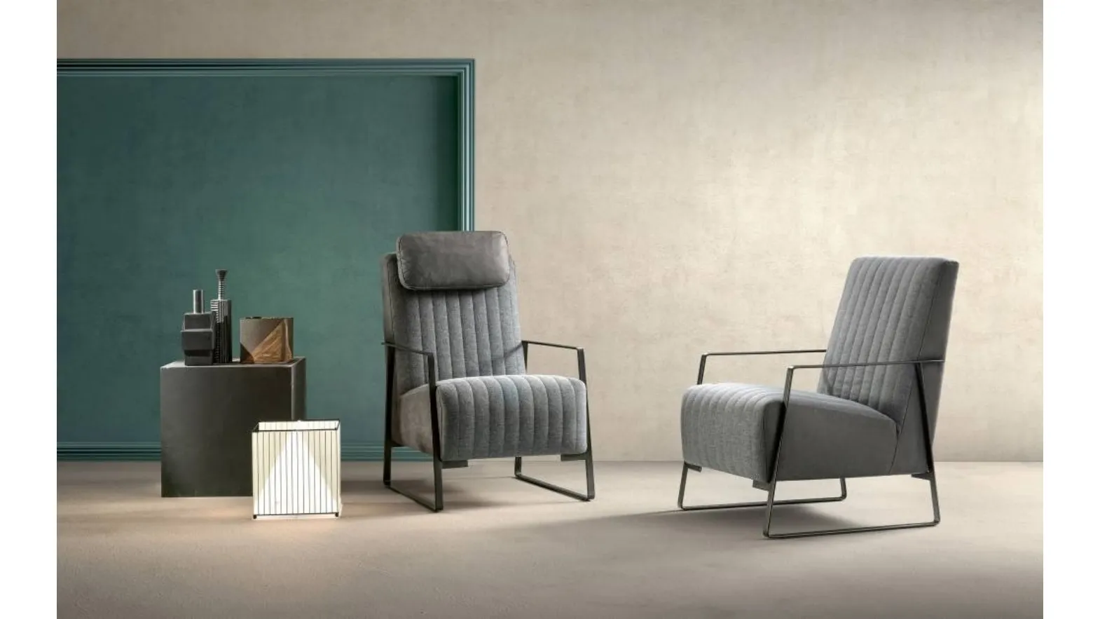 Armchair in fabric and leather Angy by Samoa.