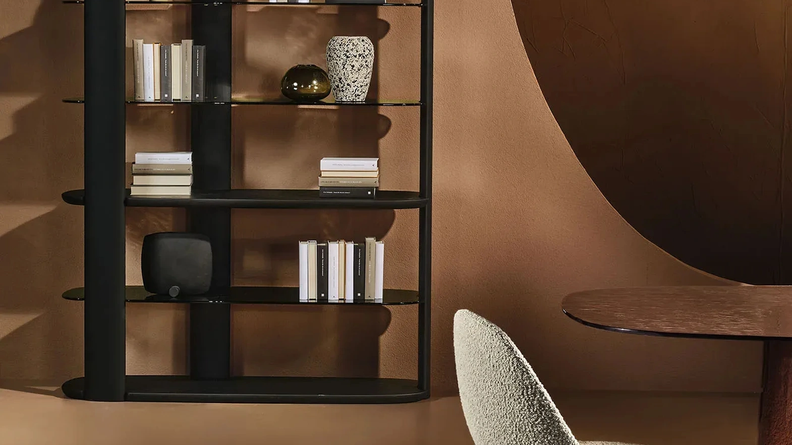 Solid wood bookshelf Inlay with shelves in wood and fired glass by Nature Design