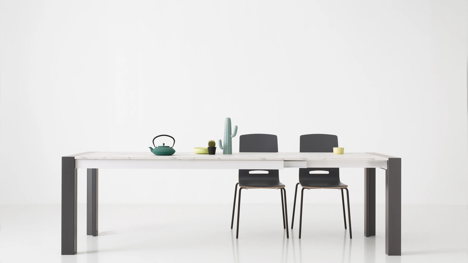 Pointhouse extendable Milano table