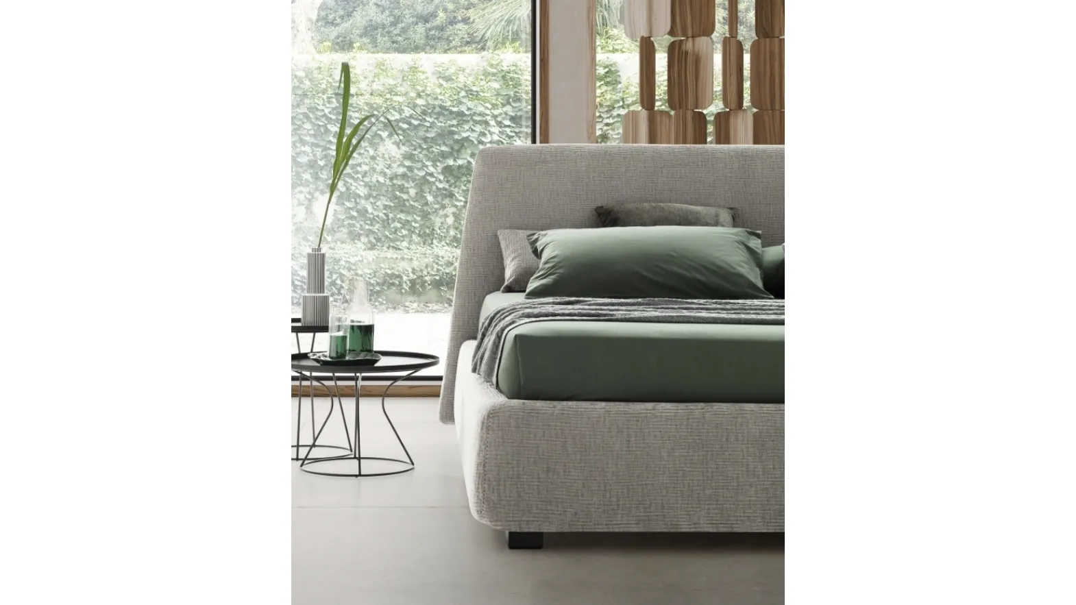 Calvin bed by Le Comfort.
