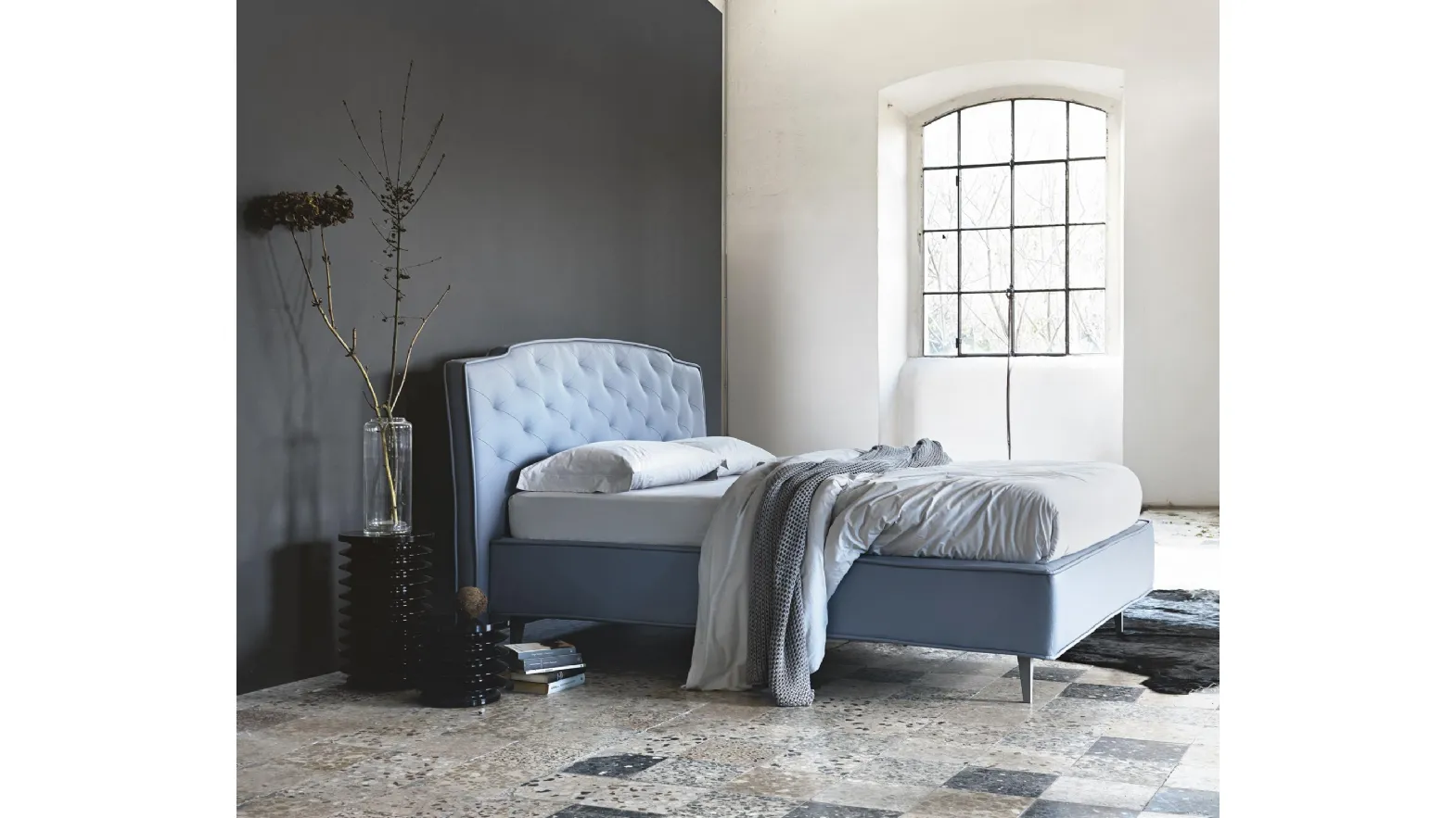 Fabric upholstered bed Frank by Noctis