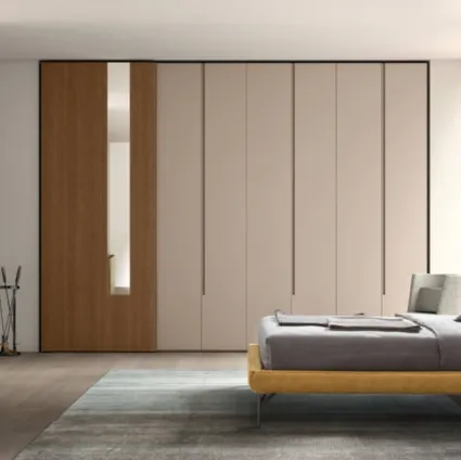 Upholstered fabric bed Henry by Maronese.