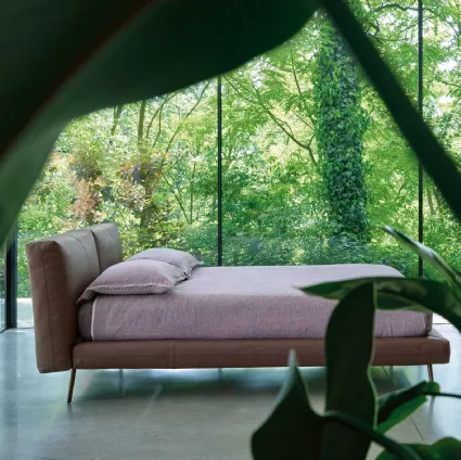 Kuna padded bed by Noctis.