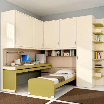 Room 611 with bridge by Ferrimobili