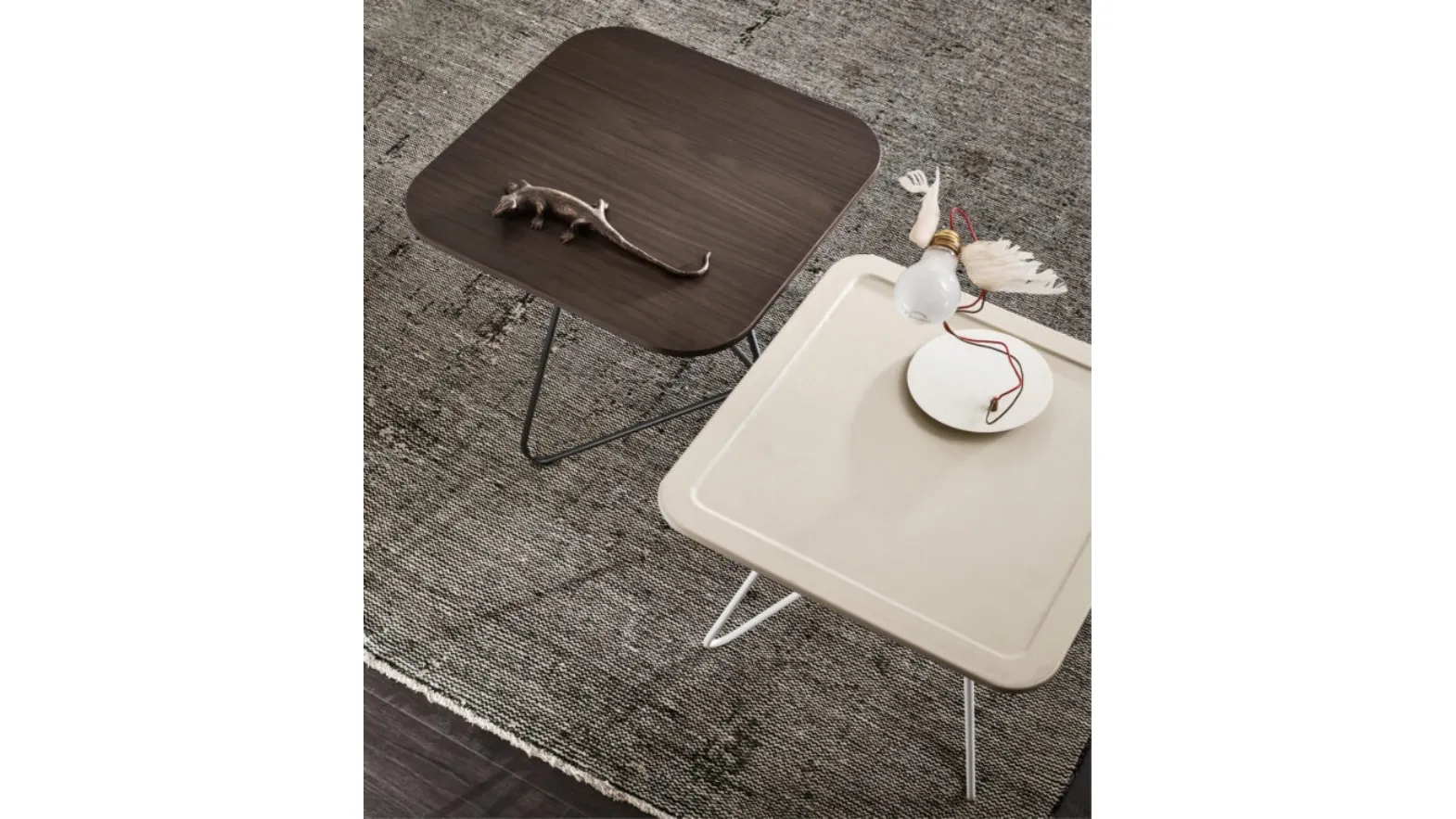 Capitol coffee table with top in essence or eco-leather by Maronese.