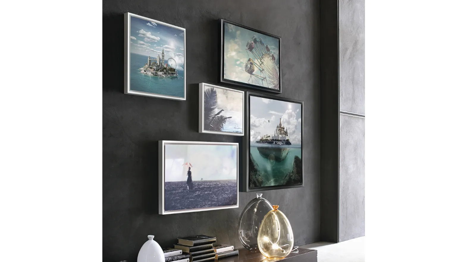 Canvas paintings with Adriani and Rossi frames