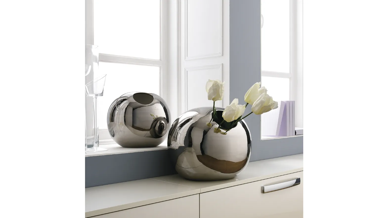 Adriani and Rossi's ceramic Ball Vase.