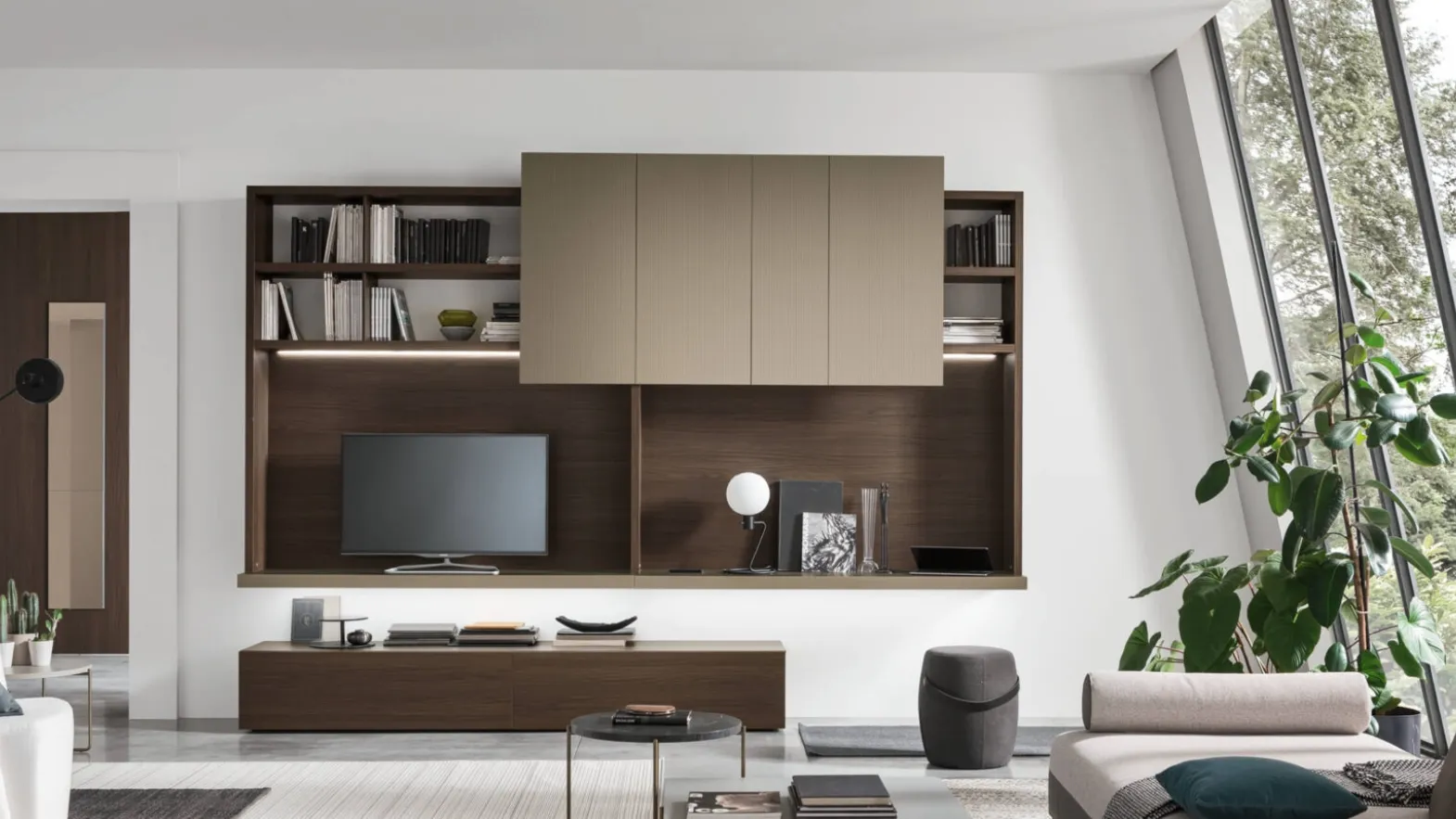 Unix System Shoulder Mounted Comp SU2125 Equipped Wall Unit by Maronese.