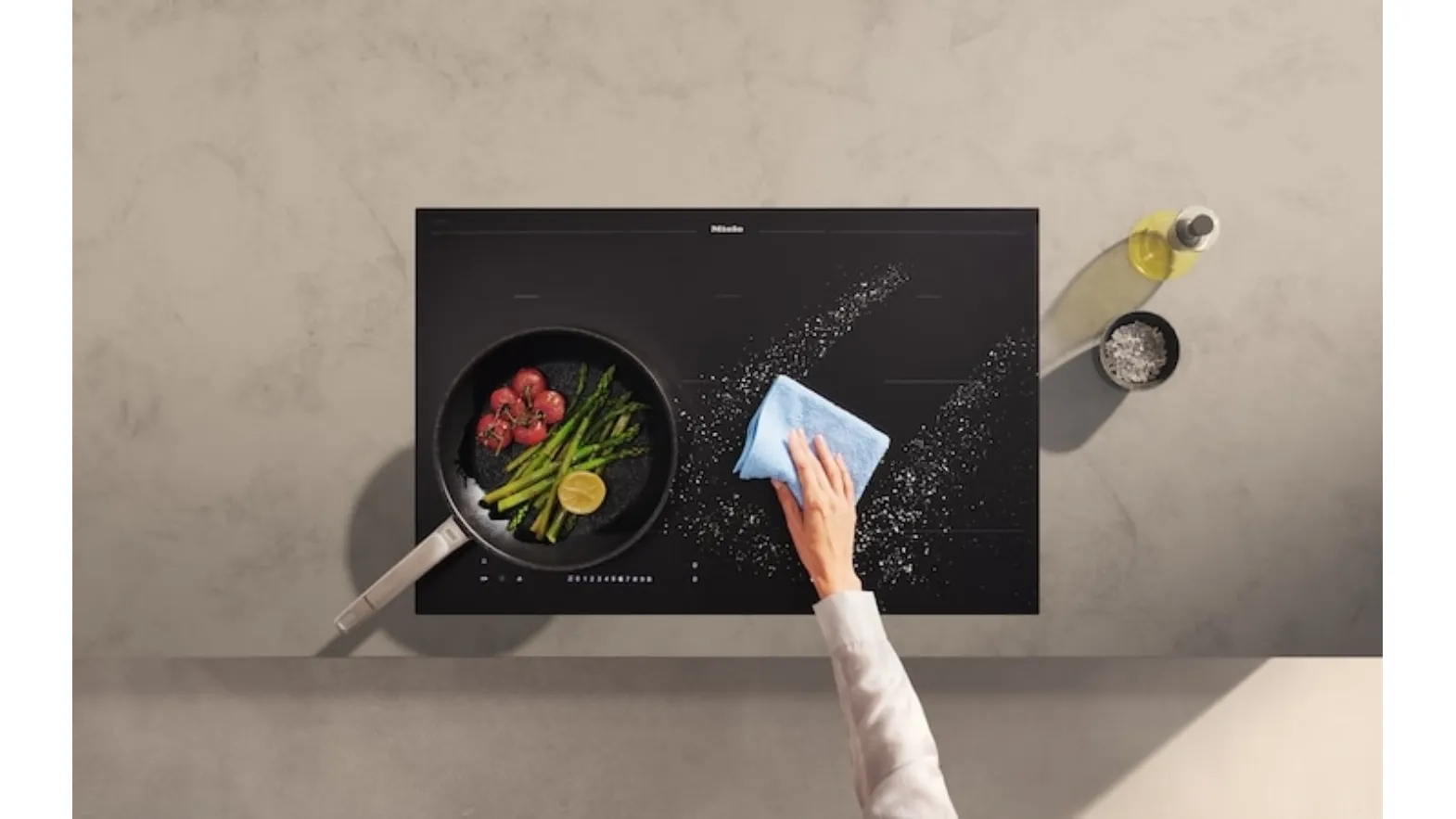 KM 7576 FL MattFinish Cooktop by Miele