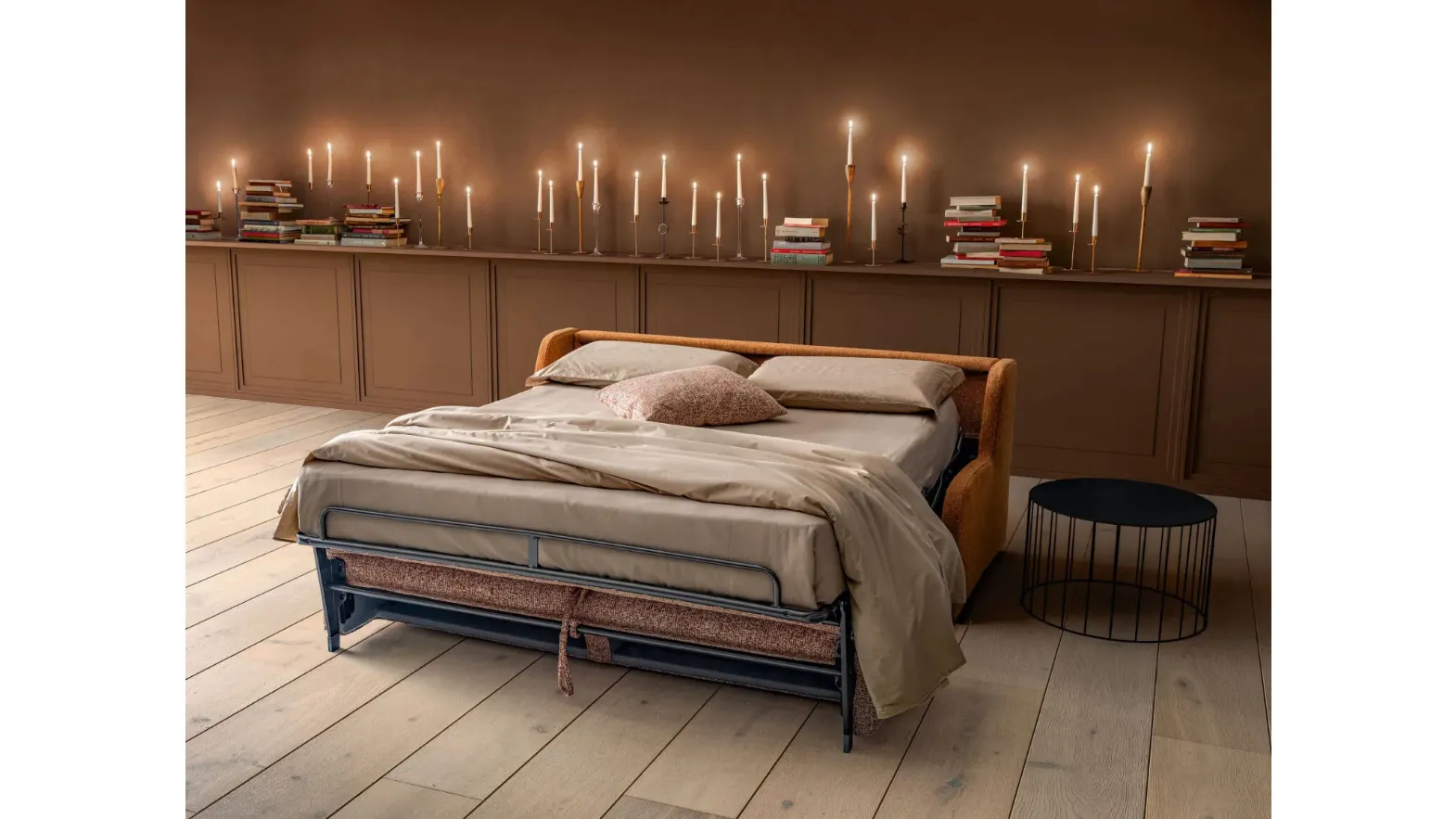 Linear Climb sofa bed by Samoa.