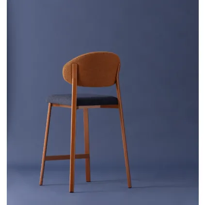 Beba Curvy stool by Pointhouse.