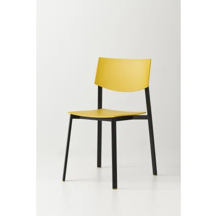 Stackable chair Beba Young by Pointhouse.