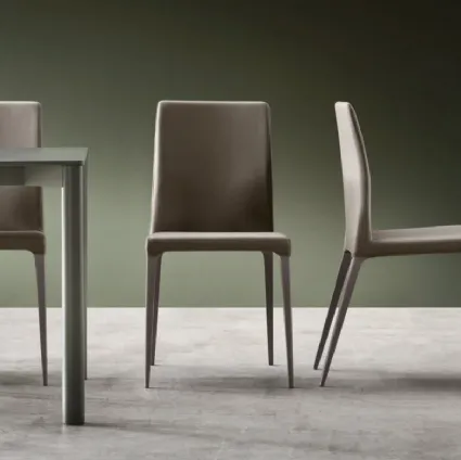 Dakota chair in Maronese eco-leather.