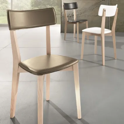 Chair Ginger S132 in leather and wood by Friulsedie.