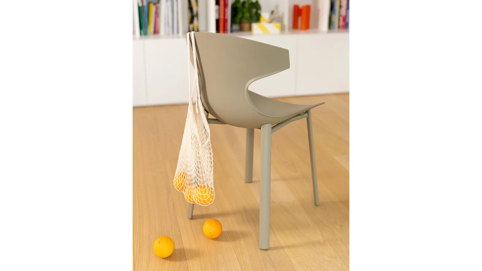 Pop chair in polypropylene by Pointhouse