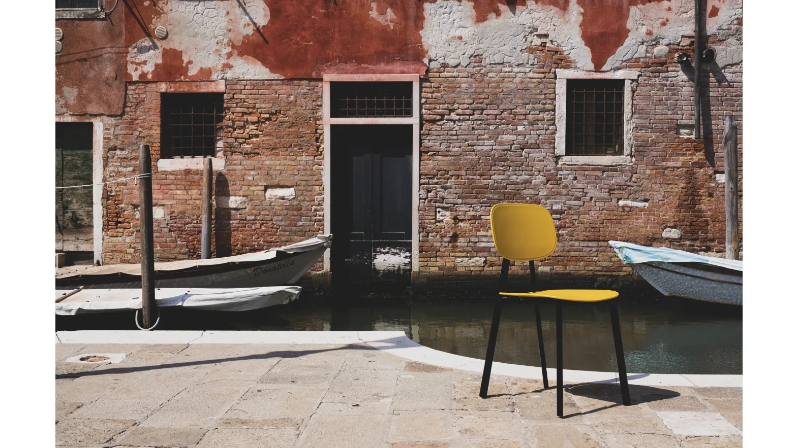Tata1 chair in polypropylene by Pointhouse.