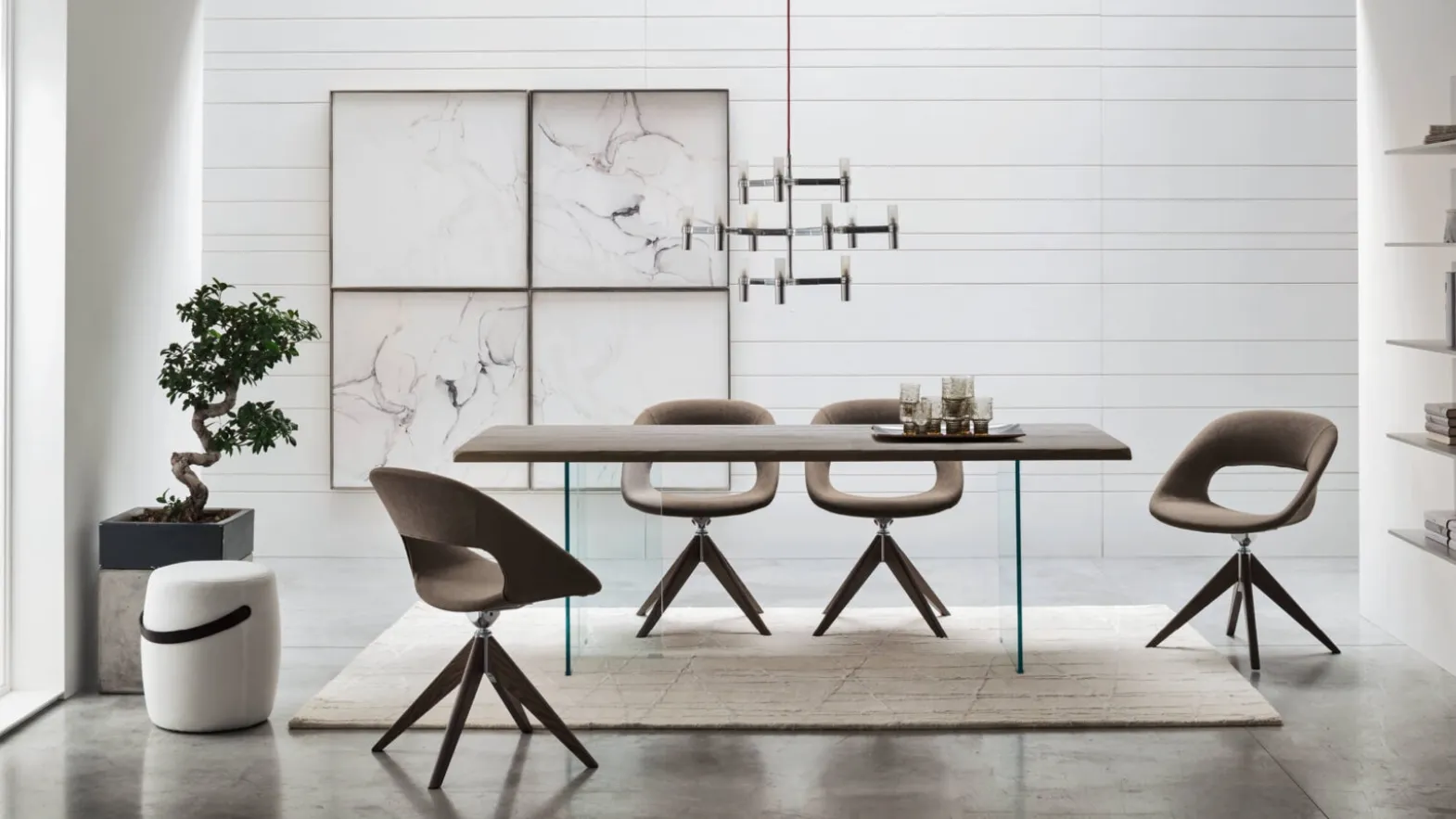 Cleo table by Maronese.