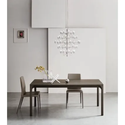 Extendable Delta table in ash wood by Maronese.