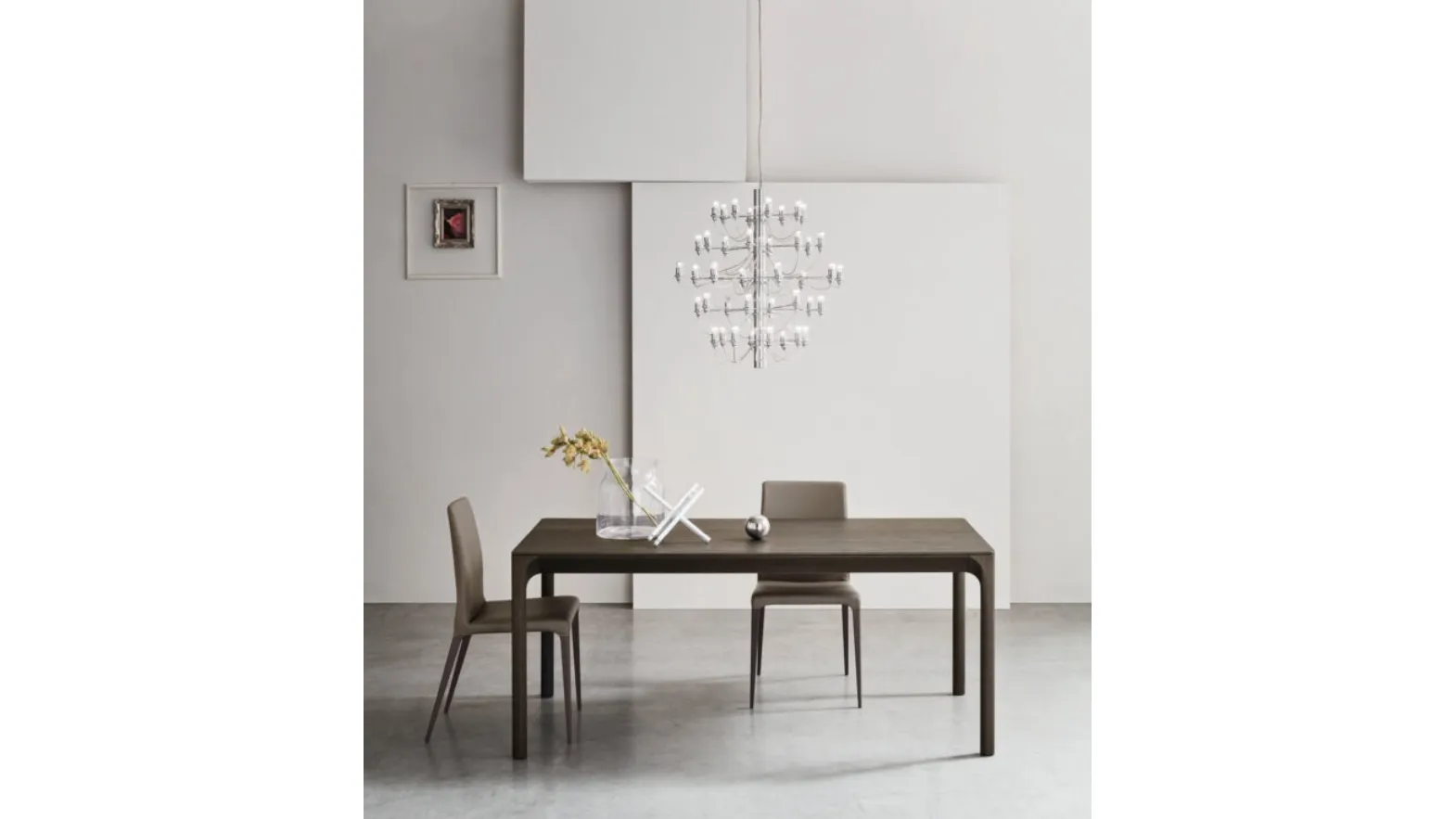 Extendable Delta table in ash wood by Maronese.
