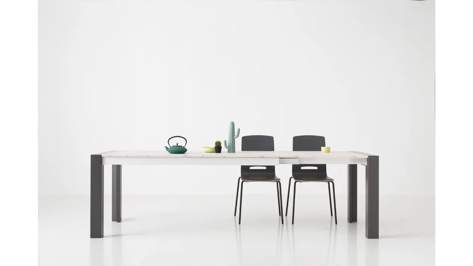 Pointhouse extendable Milano table