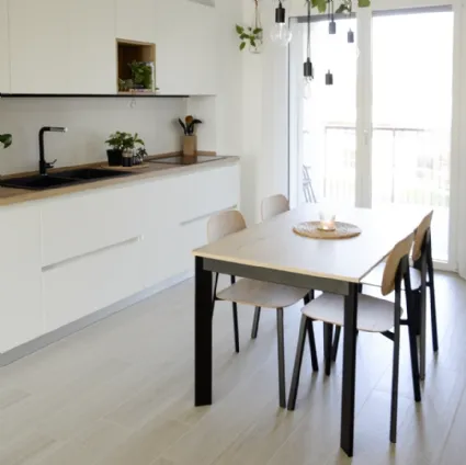Zen extendable table by Pointhouse