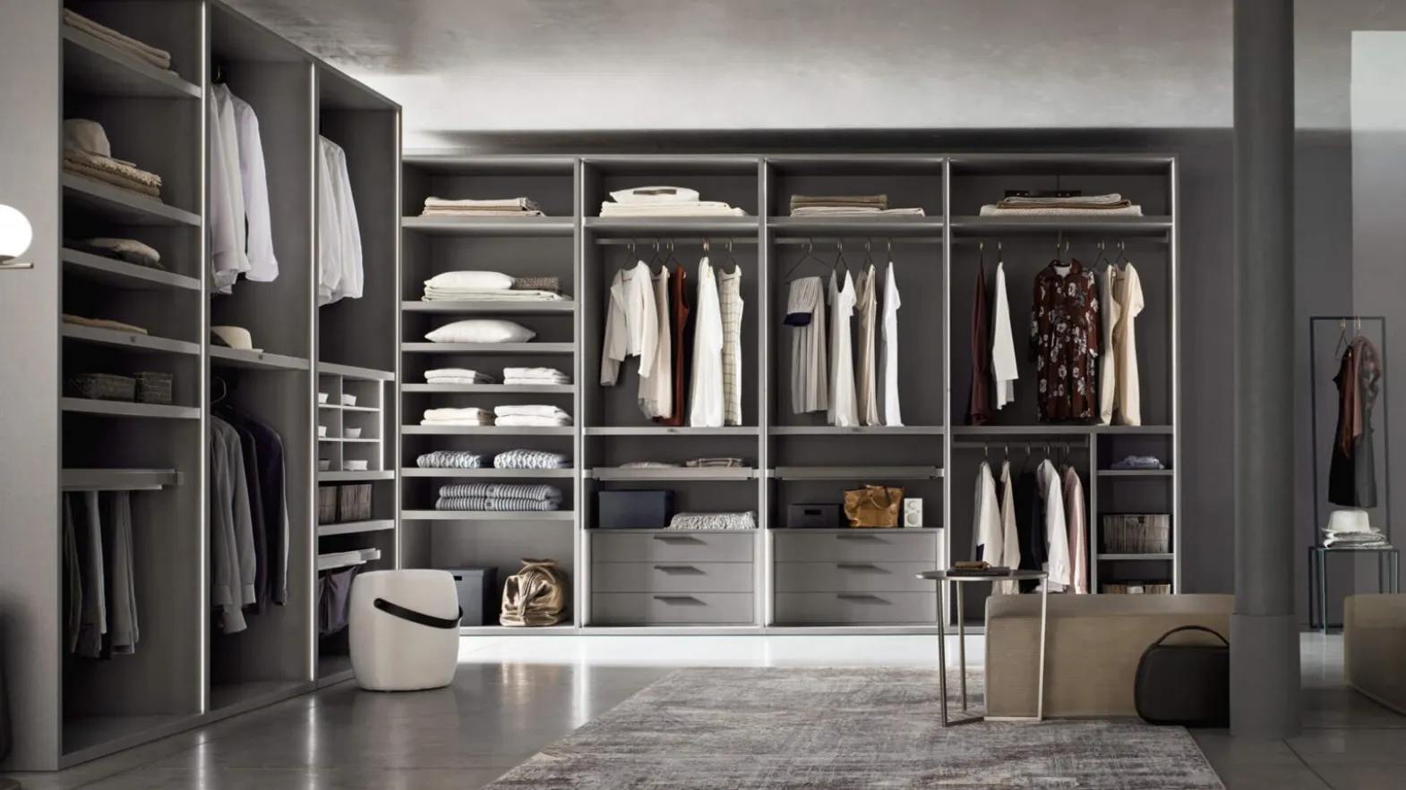 Wall walk-in closet by Maronese