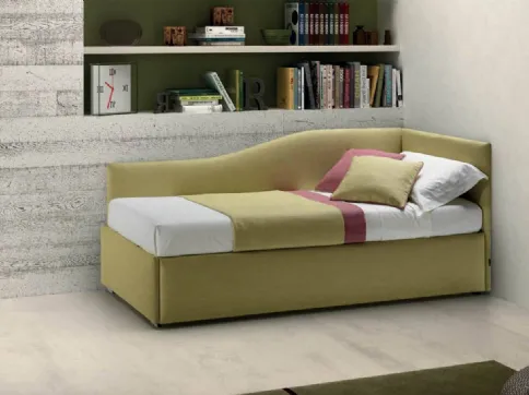 Fabric bed with Twice Angolo Sagomato headboard by Bside