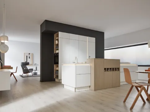 Design kitchen with Neoleaf island in lacquered and Nolte Ash