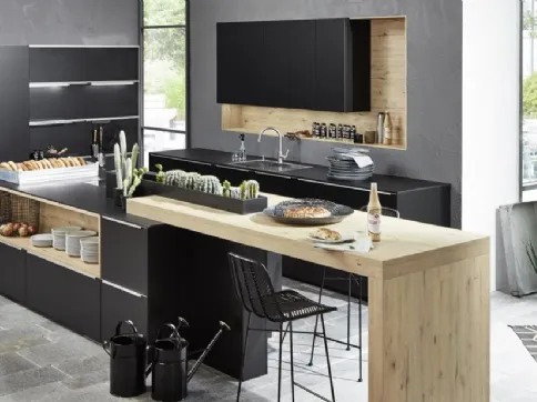 Design kitchen with Soft Lack Black island by Nolte
